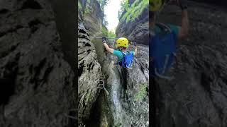 PASO DE PARED A 60M EN EL ESTRECHO BARRANCO ... #shorts