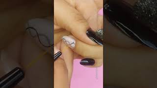 esmaltaçao preta e decoração de coração