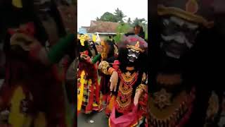 Aksi Rombongan Jaranan Buto Cilik Di Tengah Jalan Sangat Lucu Dan Menghibur