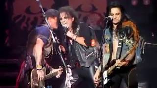 Alice Cooper performs "I'm 18" with Johnny Depp at the Pantages in LA 10-31-16