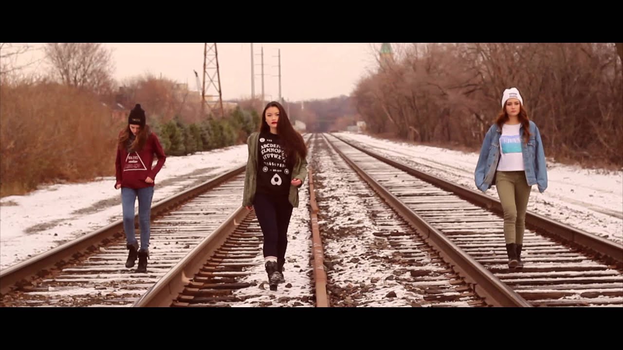 YOUTH APPAREL // LOOKBOOK