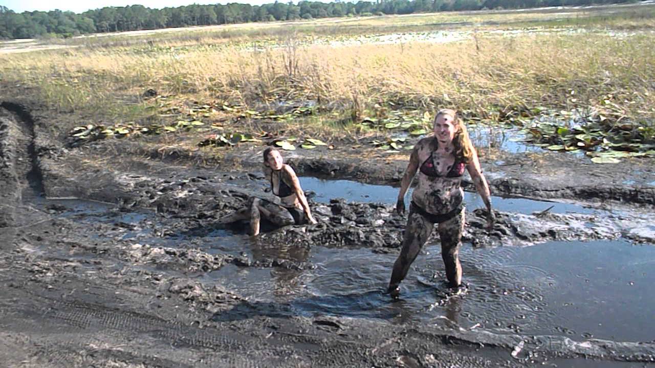 Girls Mud Wrestling At Whitehurst Youtube