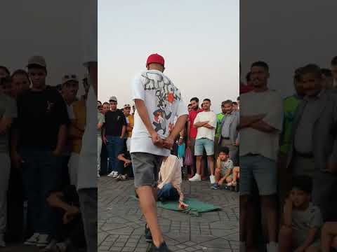 لمسييح الزهواني الشيخة تعلقو ليها الزرقا والفقيه والمسكين تعطيه درهم المسييح يجسد الواقع على طريقته