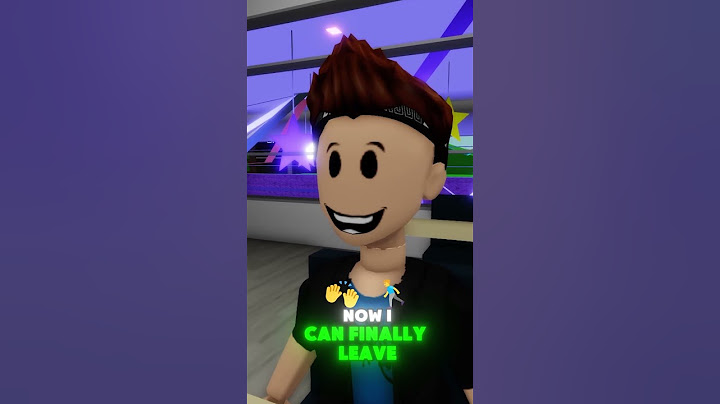 When you are STUCK in the SCHOOL 🏫🏫 #roblox #robloxshorts #brookhaven #brookhavenstory