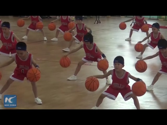 Amazing basketball skills of kindergarten kids in Hangzhou, China class=