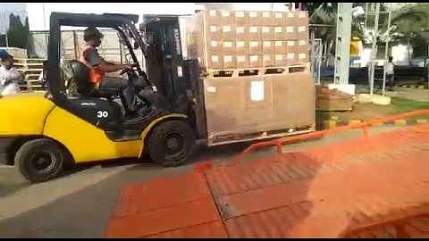 LIFTMAN MOBILE DOCK RAMP IN USE