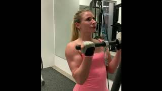 Model Huge Biceps 20.