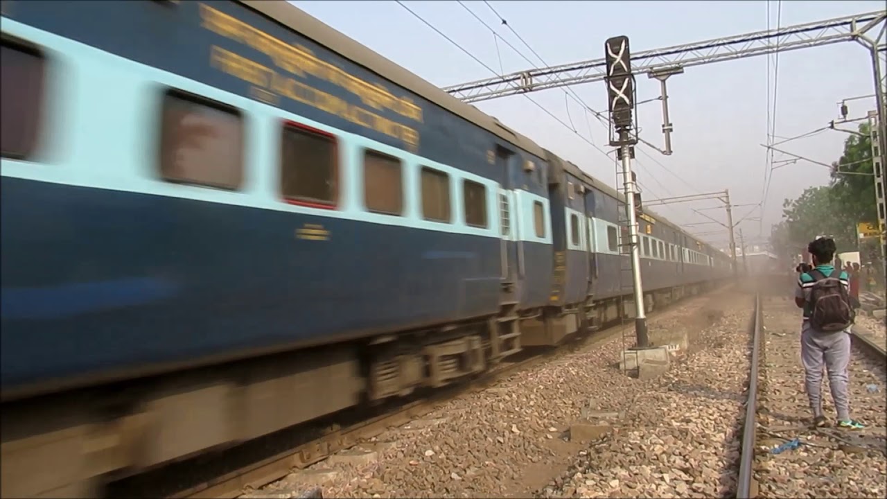 WAP7+24 ICF Coaches || 152 Years Old Legendary Kalka Howrah Mail Shatters at Top Speed!!!
