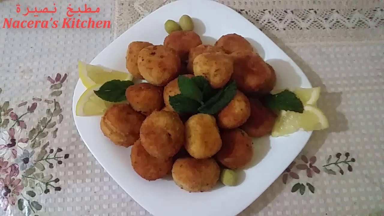 كرات البيتزا المقلية خفيفة طرية و بنييييينة كوجبة للفطور أو العشاء