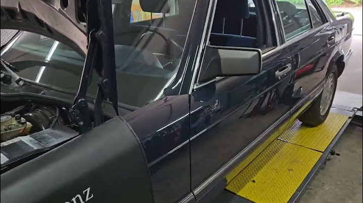 Mercedes klassieker motorkap bekleding laat los