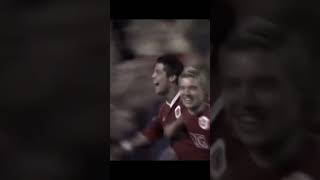 Her Yaştan Kişi Açıp Dinliyor