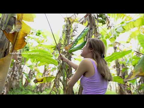 Beautiful single mom so cute! Single mom explores her banana garden back home