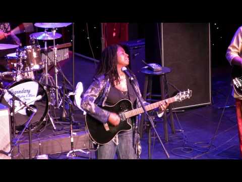 Ruthie Foster LRBC 2010 "People Get Ready"