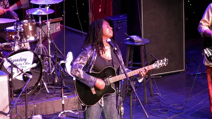 Ruthie Foster LRBC 2010 "People Get Ready"