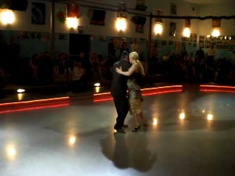 Sergio Natario y Alejandra Arrue performance en Milonga Criolla a Como