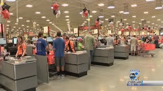 Fleet farm welcomed hundreds of Siouxlanders to its grand opening