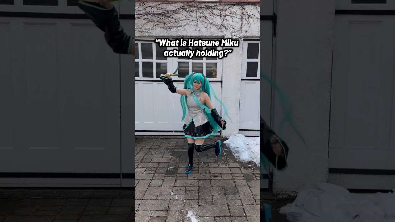 The truth about Miku’s “leek” 👀 #hatsunemiku #hatsunemikucosplay #vocaloid #vocaloidcosplay #miku