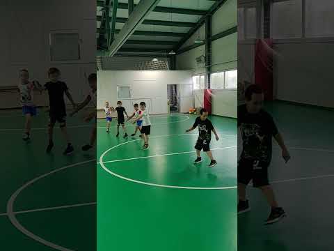 Футбольный тренер Гашев. Тренировки по футболу дети мальчики 6 лет.