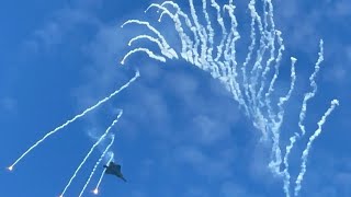 Cool Cleveland Airshow | ￼ Trình diễn máy bay chiến đấu và nhảy dù