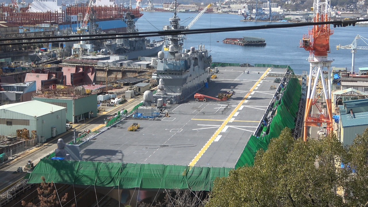 2026海上自衛隊呉基地空母KAGA「2月23日（月）空母KAGA・2次改造工事中🇯🇵天皇誕生日⚓呉基地では？」KAGA見②