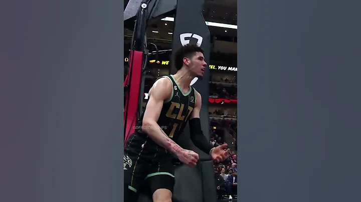 LaMelo ejected in front of Lonzo 👀 #shorts - DayDayNews