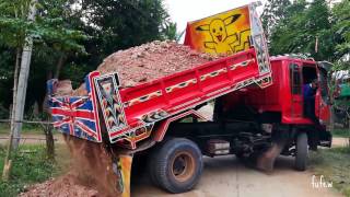 รถบรรทุก 6 ล้อดั้มดิน Dump Truck สีแดงสดใส รถไถคูโบต้า Tractor KUBOTA