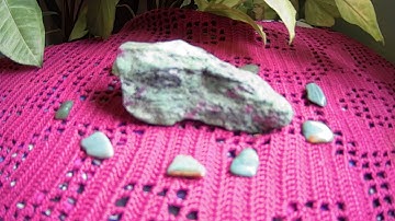 Crystal Meditation with the Ruby Zoisite for Cleansing, Rejuvenation, Courage and Clarity