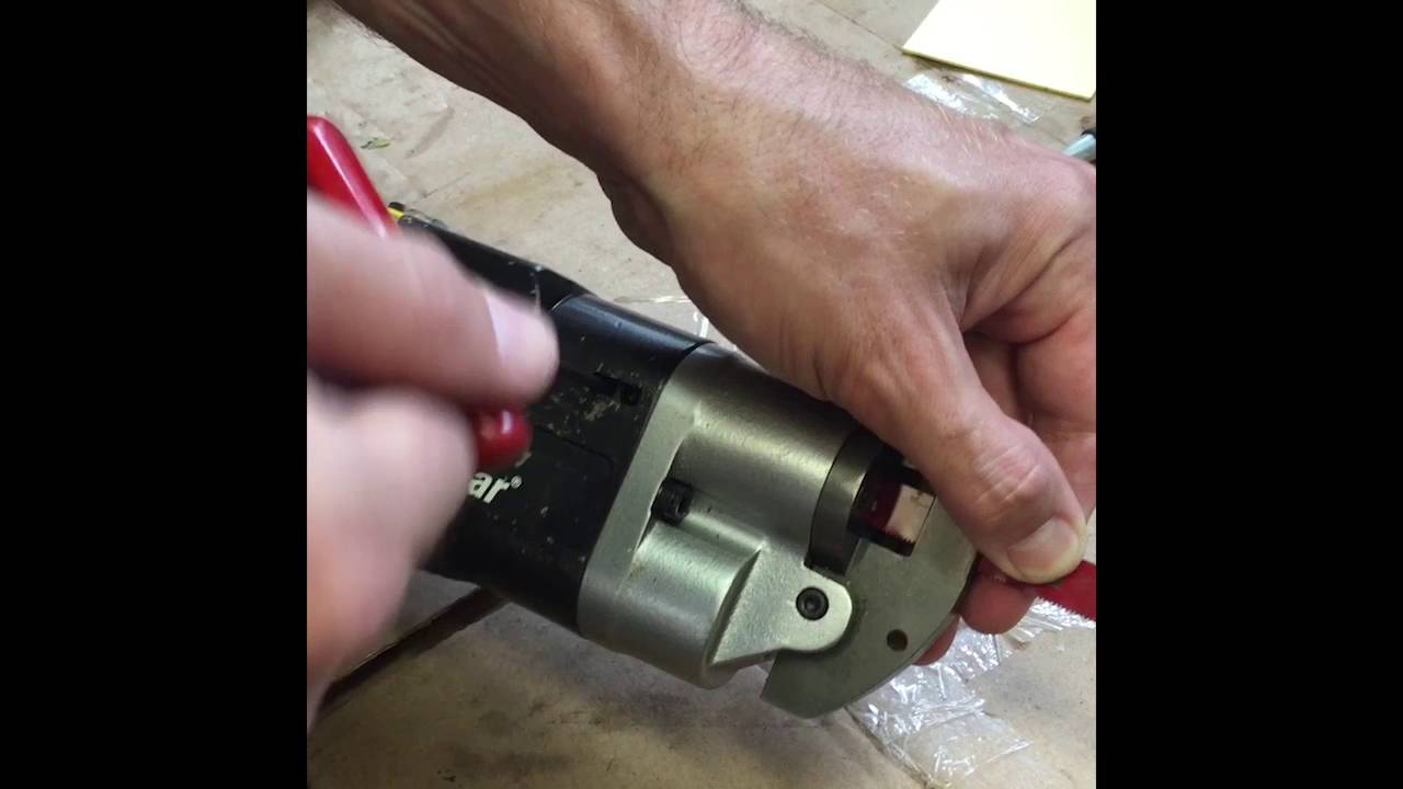 Adjusting a Cengar Air Reciprocating Saw Blade YouTube