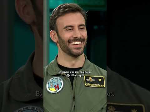 El traje de un piloto de caza | #LaRevuelta 12.03.2026