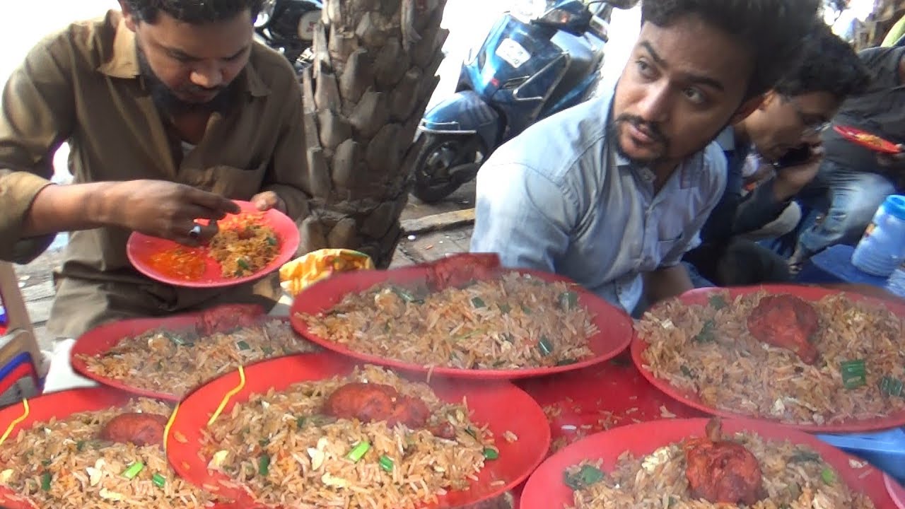 She Manages All | Mumbai Chicken Rice @ 50 rs | Street Food India