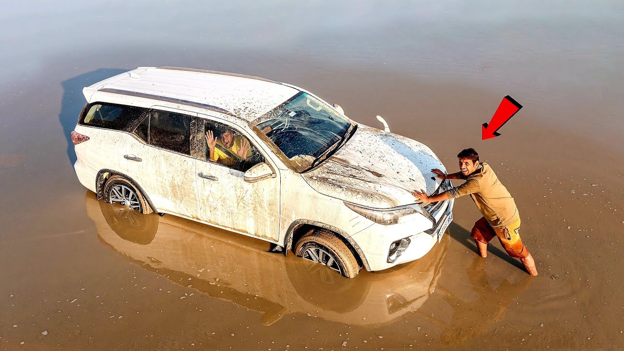 Don't Drive Fortuner Car In Water - 5 लाख का नुकसान हो गया 😞