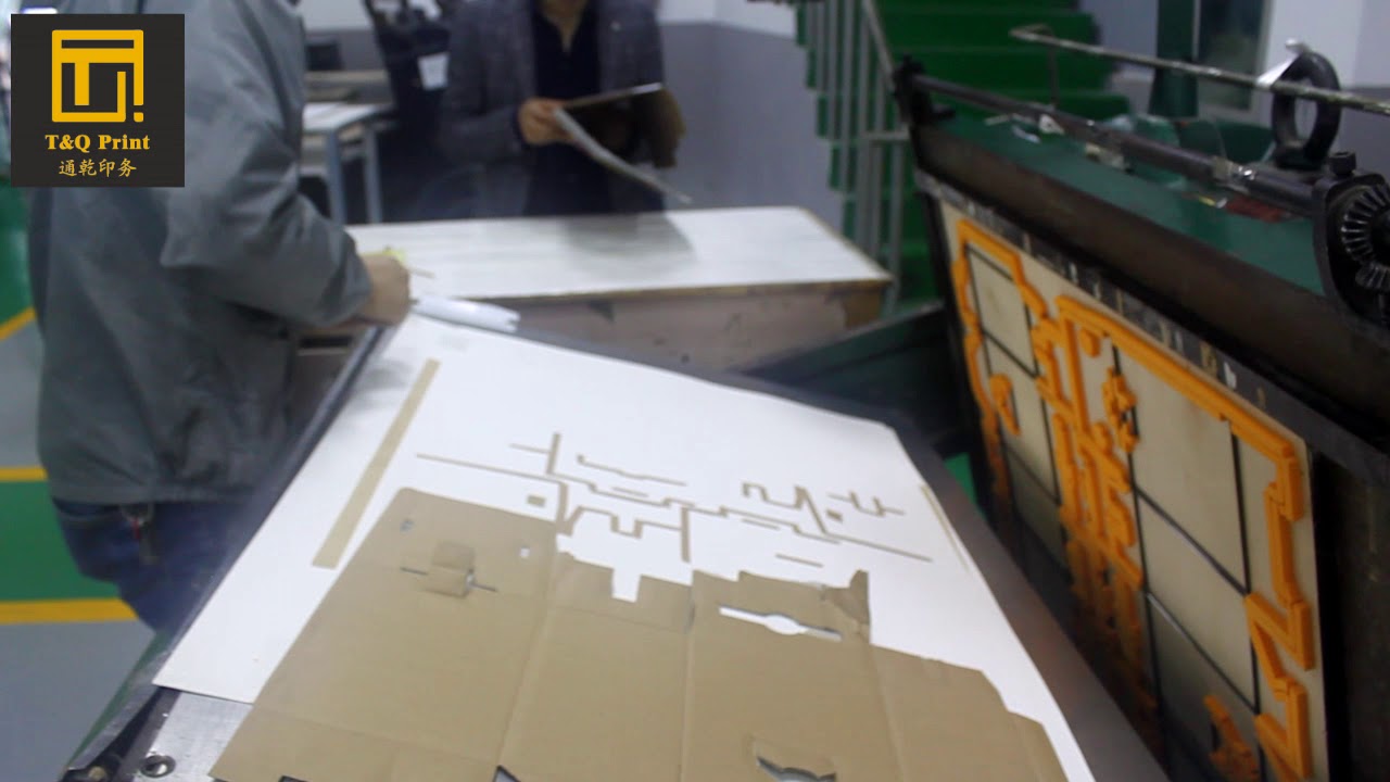 Die Cutting corrugated paper box