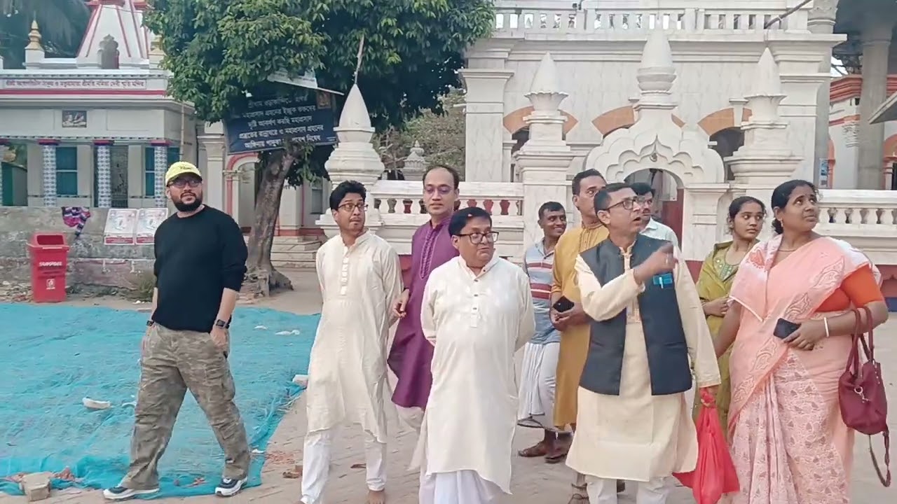 ঠাকুরবাড়িতে 