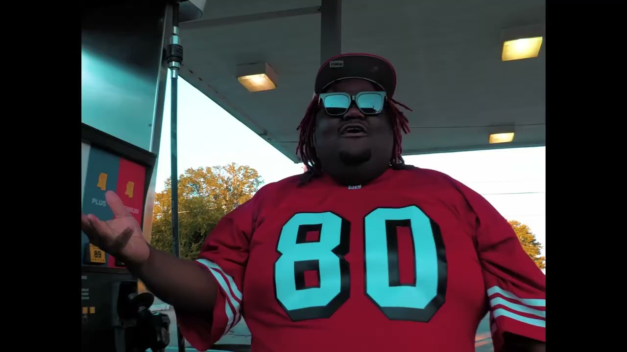 Gunno Lavish - TLE FLOW (Official Music Video) auf YouTube ansehen Gunno Lavish - TLE FLOW (Official Music Video) auf YouTube ansehen