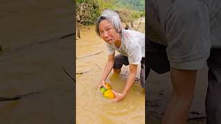 Survival Skills Simple But Very Useful With A Papaya