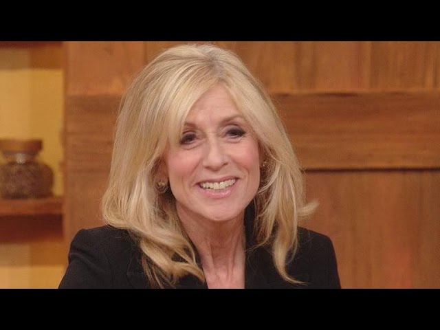Judith Light On Her Hit Show ‘Transparent’: You Don’t Watch ‘Transparent,’ You Feel ‘Transparent!’ | Rachael Ray Show