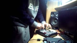 Kru - Akai MPC 500 live