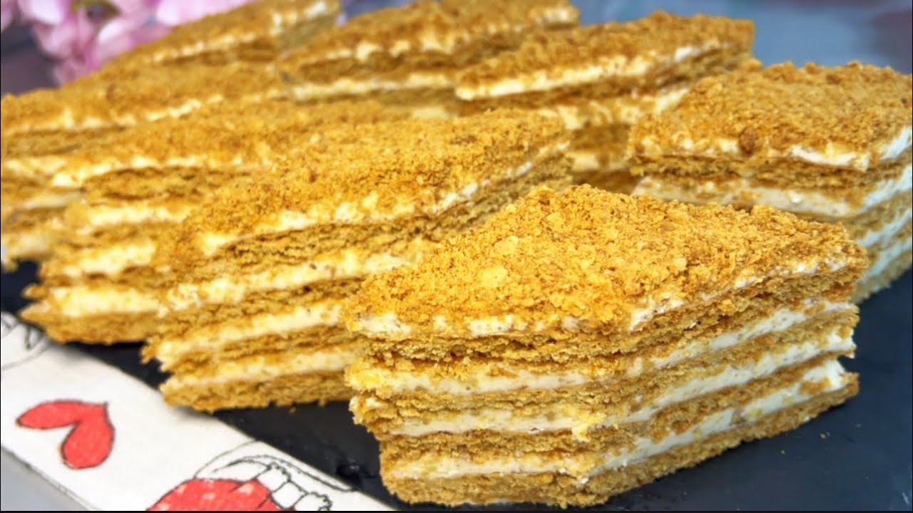 Много лет пеку этот торт к чаю или кофе!Какой же Вкусный!Тает во рту!Простои рецепт домашнего торт!