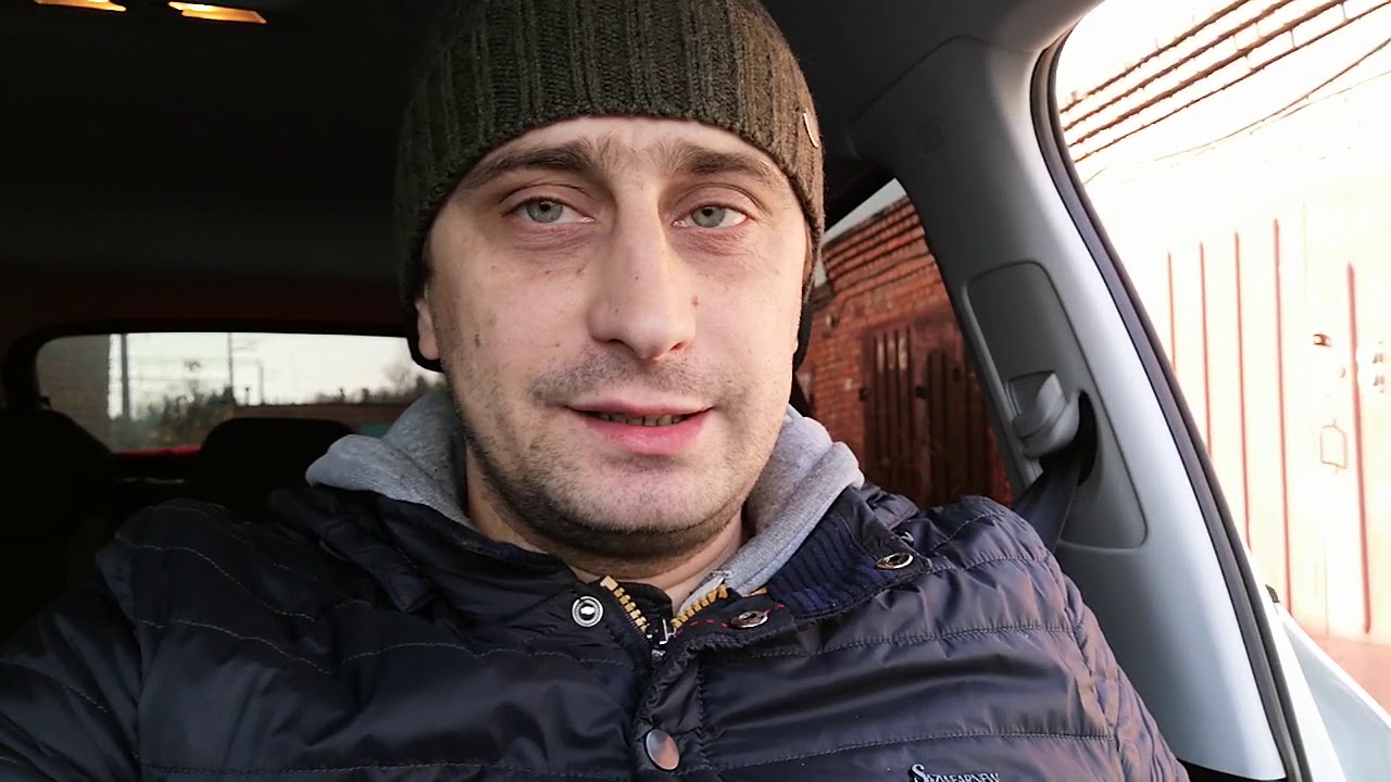 Шкода Карок Белый мишка. Замена предохранителя - YouTube