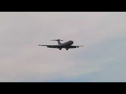 Biggin Hill 2010 (including VC10 take off) - YouTube