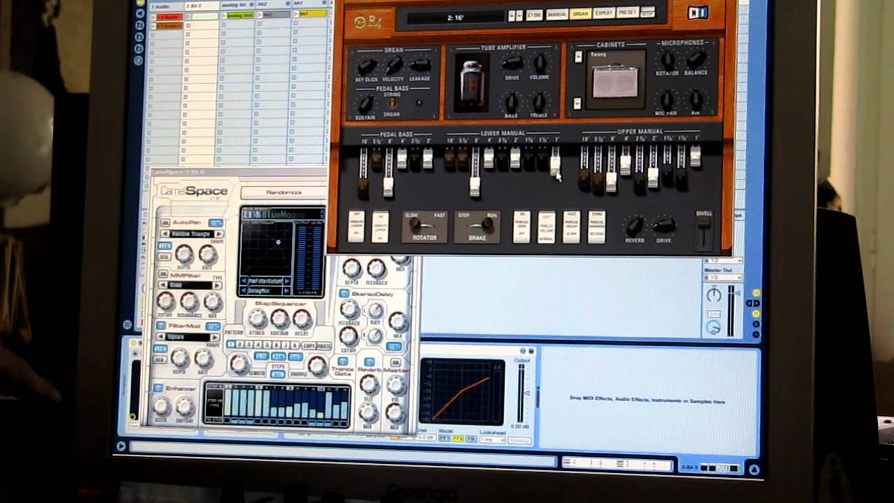 VST CamelSpace being controlled by Native Instruments B4
