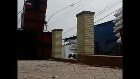 sound system roboh tersangkut truk😭
