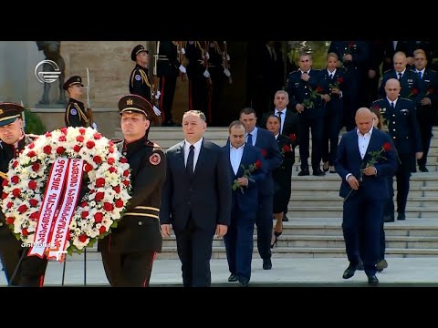შინაგან საქმეთა მინისტრმა ვახტანგ გომელაურმა ომში დაღუპულ თანამშრომელთა მემორიალი გვირგვინით შეამკო