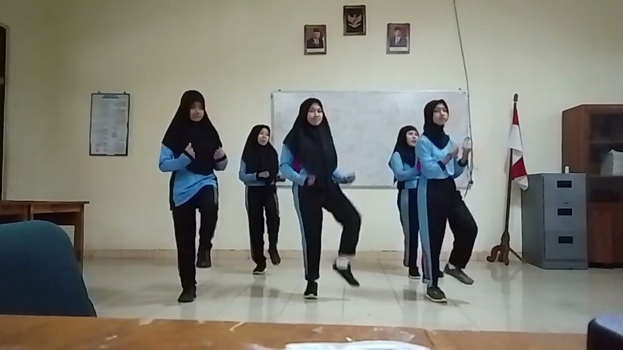 SENAM IRAMA KELOMPOK 4 Tata Busana SMK PRINGKUKU