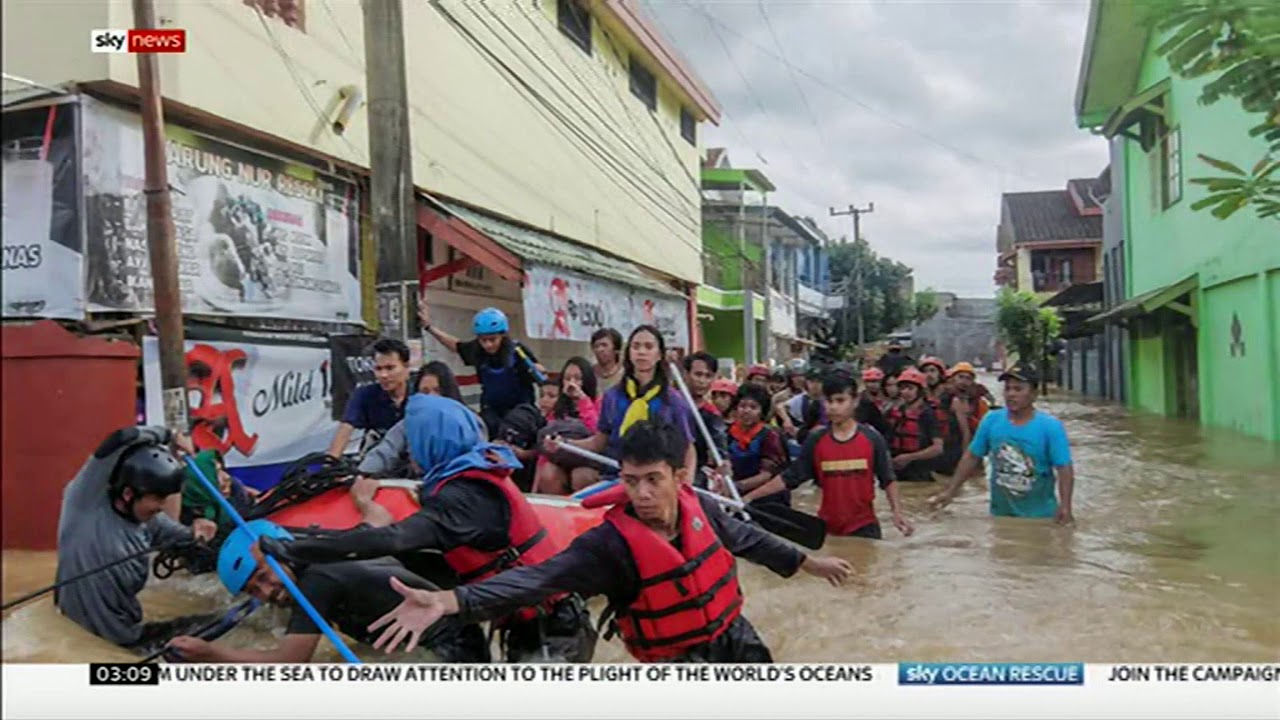 Overflowing dam kills at least 30 (Indonesia) - Sky News - 25th January 2019