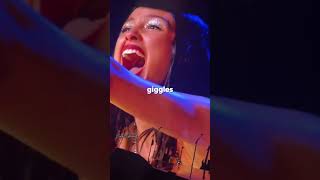 ARIANA, Olivia Rodrigo & Sabrina Carpenter BROKE character LIVE on stage 😂#oliviarodrigo #concert