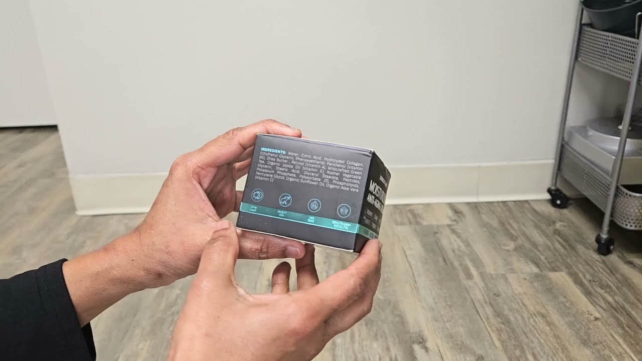 Увлажняющий крем для лица для мужчин - антивозрастной крем против морщин - с ретинолом, коллагено...