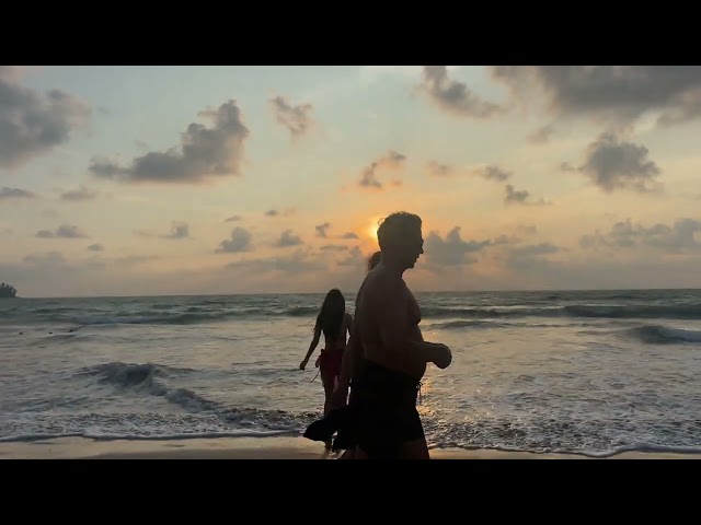 #fyp  看夕阳看浪潮
