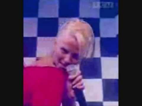 Girls Aloud - Xmas Round At Ours