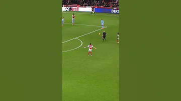 THOMAS PARTEY WITH A PEARLER 